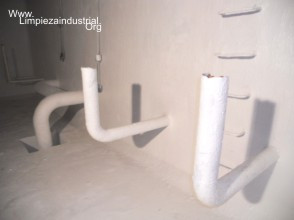 Servicio de reparacion defiltracones de agua en cisternas o aljibes industriaes reparar sellar impermeabilizar sellado